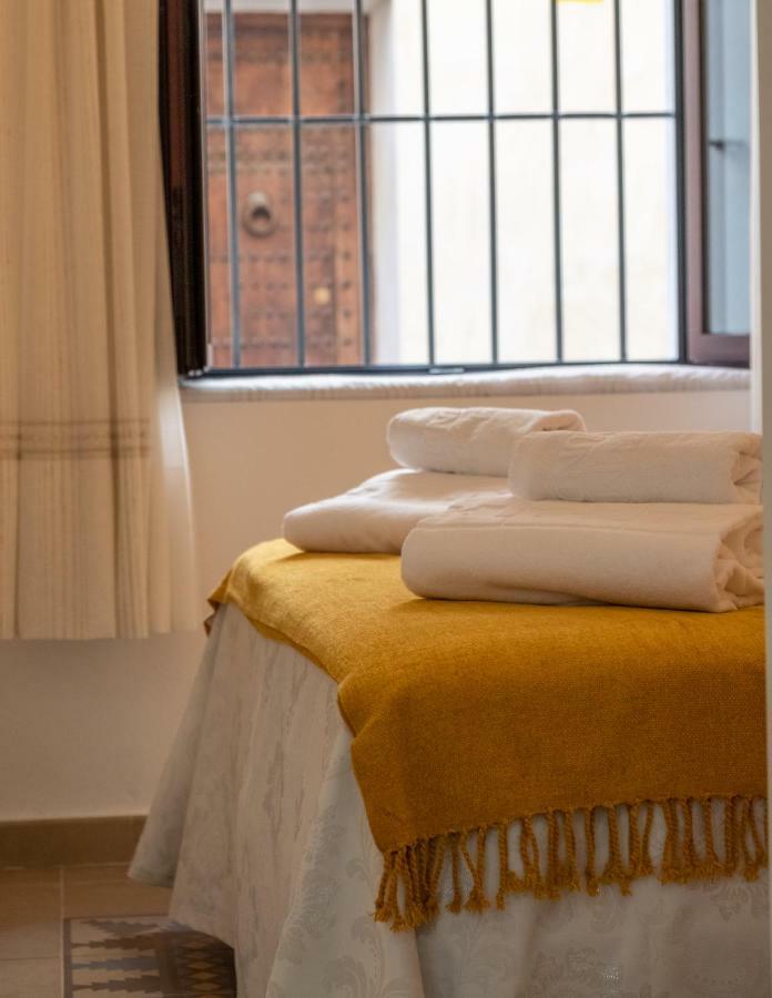 La Juderia Del Buen Viaje Apartman Sevilla Kültér fotó